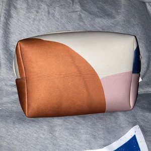 Cosmetic bag